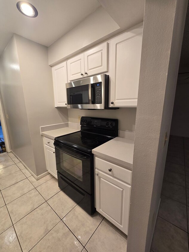 Primary Photo - Two Bedroom Condo close to USF