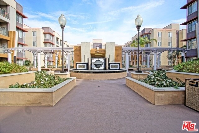Building Photo - 360 W Avenue 26