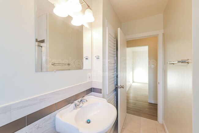 Foto del edificio - 365 W 12th St