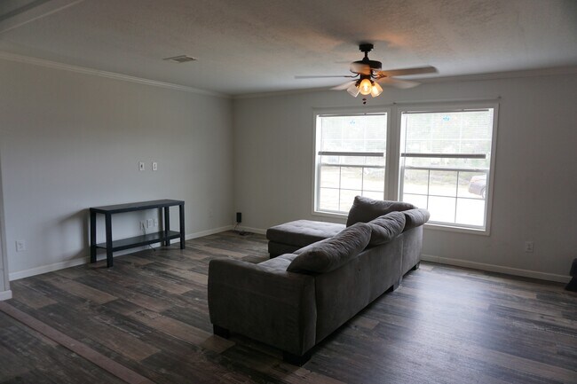 Foto del edificio - 4656 Eagle Way