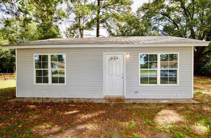 Primary Photo - 3118 Old Louisville Rd