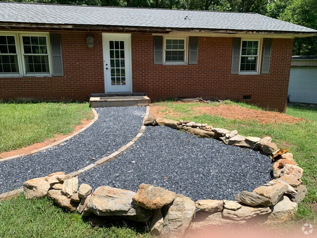 Building Photo - 322 Whooping Creek Rd
