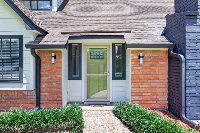 Foto del edificio - 105 Glenmora Ct