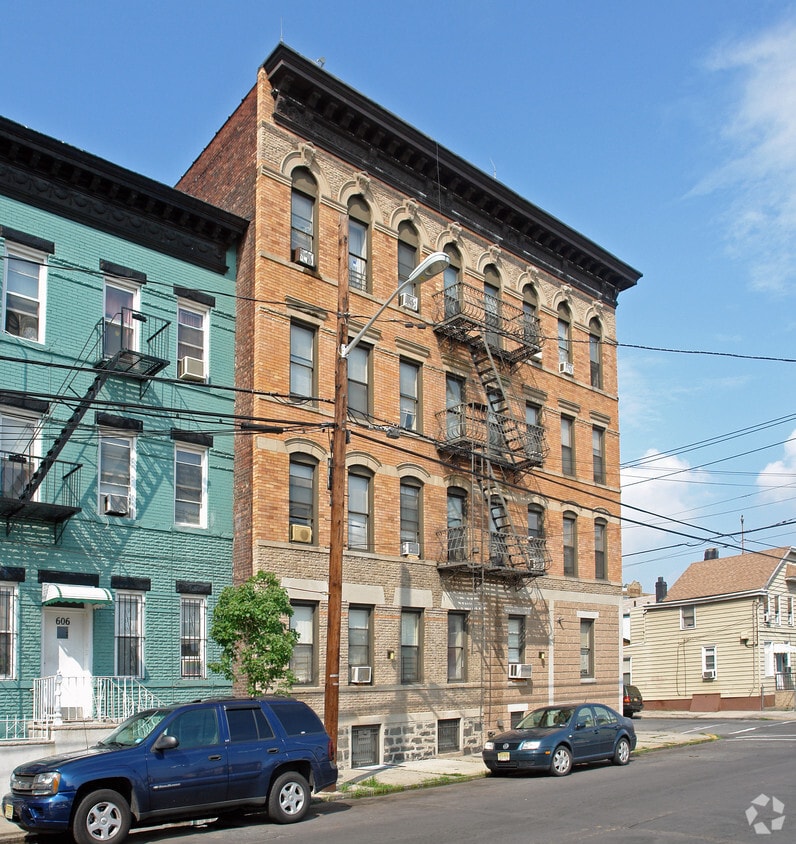 Building Photo - 801 West St
