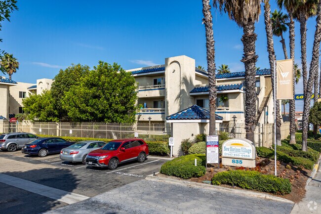 Foto del edificio - New Horizon Village Senior Apartment Homes