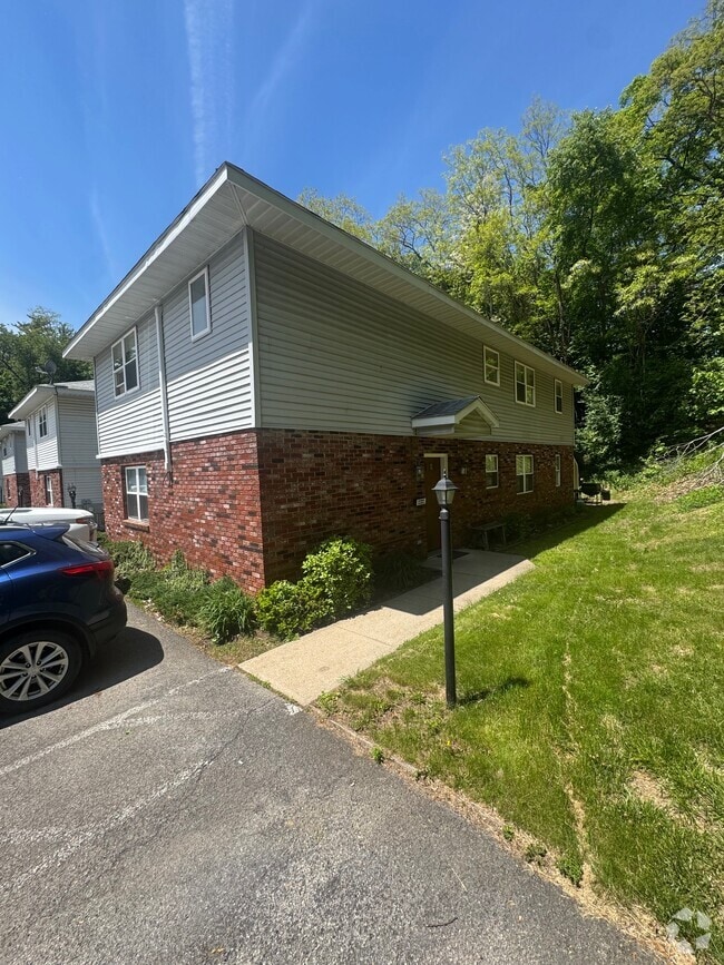 Building Photo - 320 6th St