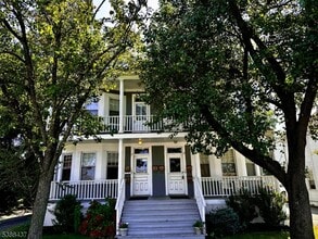 Building Photo - 17 Bowers Ln