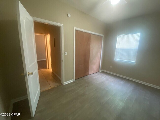 Building Photo - 3902 Wave Ave