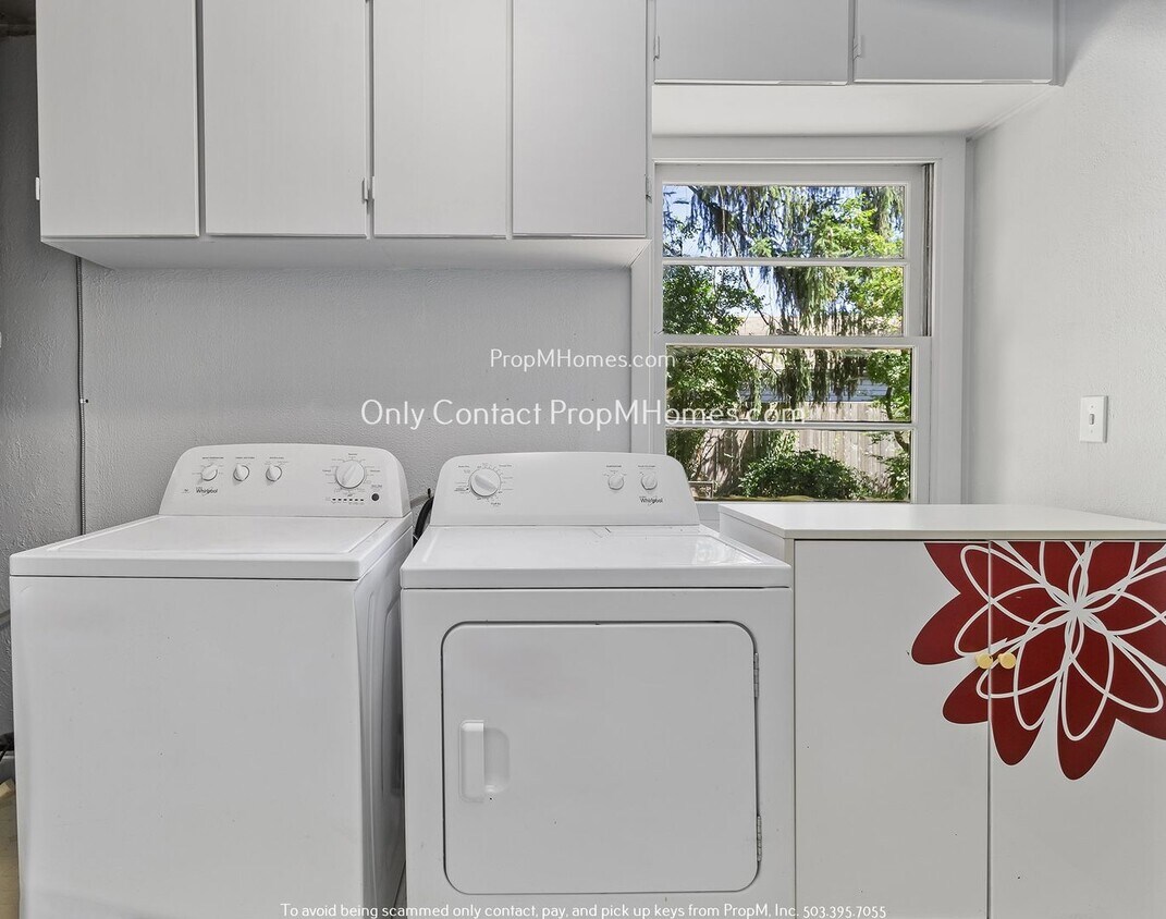 Foto principal - Charming Three Bedroom in Woodstock Neighb...