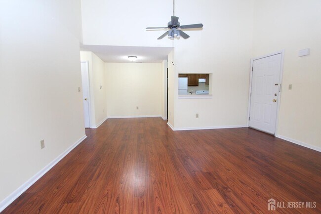 Foto del edificio - 5012 Ravens Crest Dr