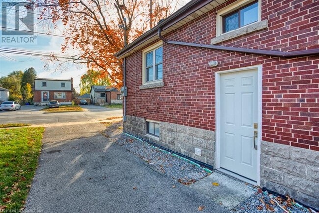 Building Photo - 338 Upper Gage Ave