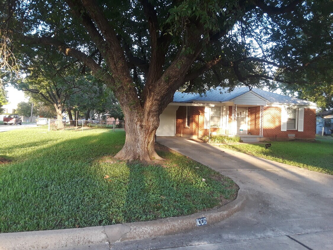 Primary Photo - 1006 Municipal Ave