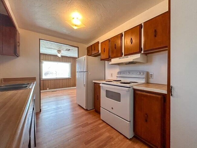 Building Photo - 3610 S Aldon Rd