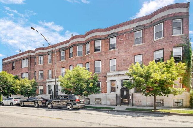 Building Photo - 5900 S Prairie Ave