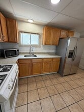 Building Photo - 1208 Elwell St