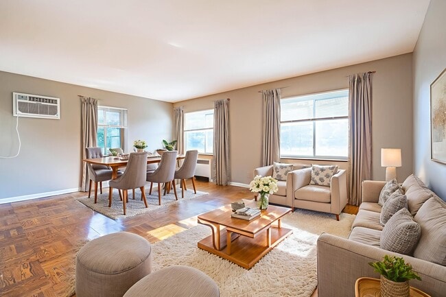 Building Photo - Edenview