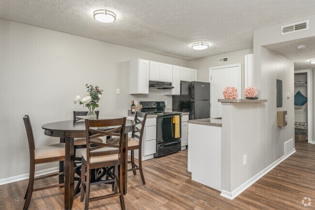 Interior Photo - Templeton Crossing