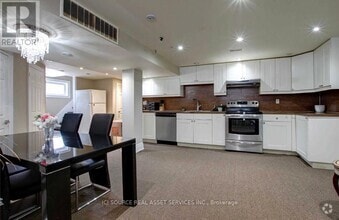 Building Photo - 627 Trudale Ct