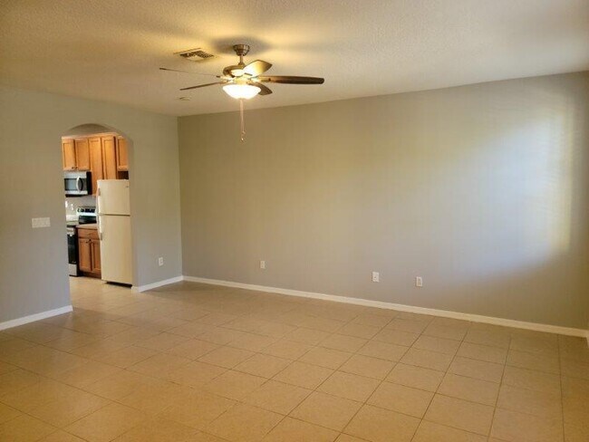 Building Photo - 2085 SE Glen Ridge Dr