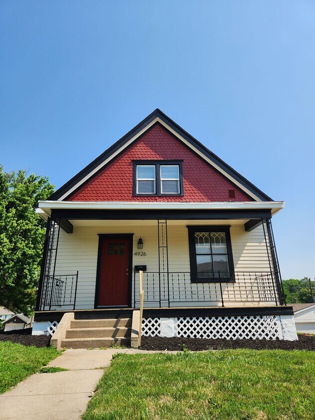 Primary Photo - 3/2/1 Newly remodeled, near saddle creek, ...