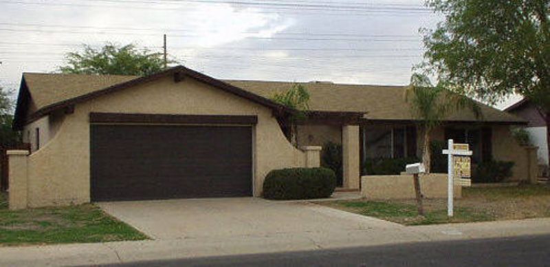 Primary Photo - 2900 W Straford Dr