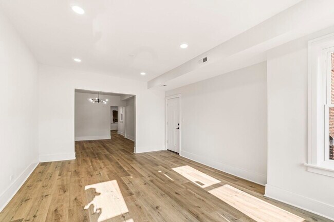 Foto del edificio - 2112 S Drake Ave