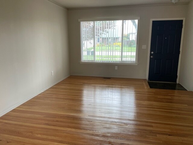 Foto del edificio - 12180 Corvair Dr