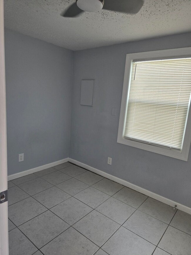 Building Photo - 513 Greynolds Cir