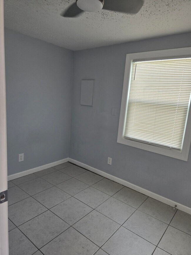 Foto del edificio - 513 Greynolds Cir