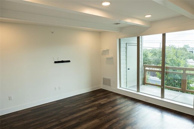 Building Photo - 4704 Sunset Trail