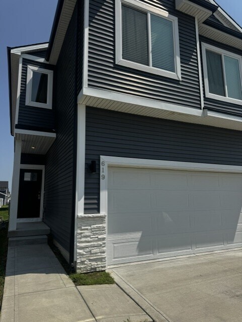 Foto del edificio - 619 NE Oak Ridge Dr