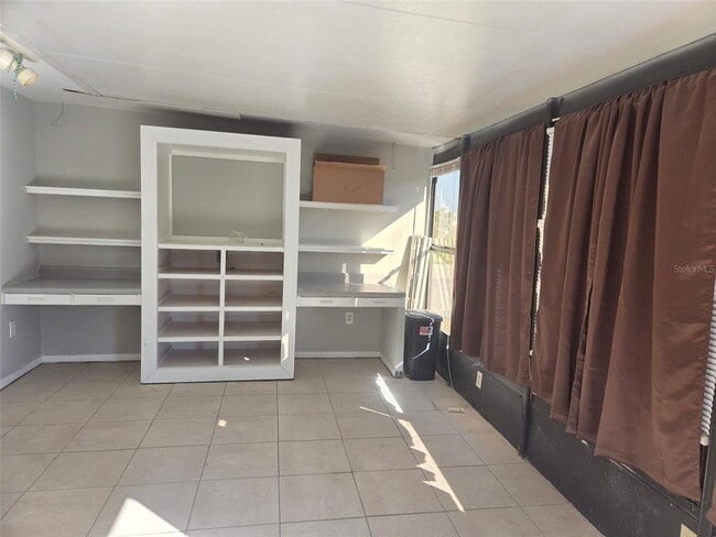 Foto del edificio - 197 Boundary Blvd