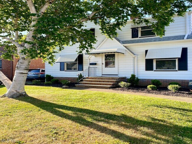 Building Photo - 7708 Ivandale Dr