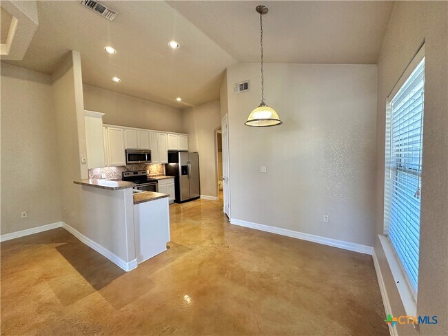 Foto del edificio - 362 E Faust St