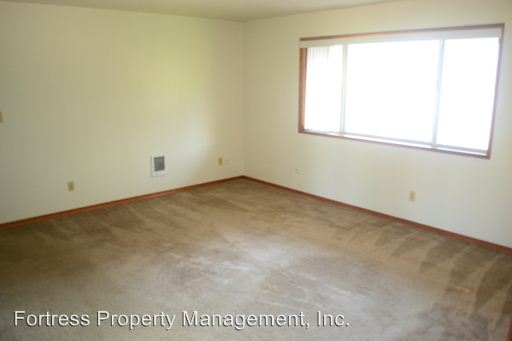 Building Photo - 10331 NE Fargo St