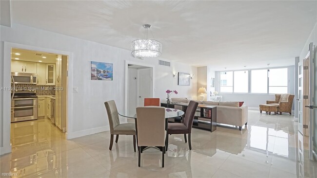 Foto del edificio - 2 br, 1 bath Condo - 5005 Collins Ave Apt 922