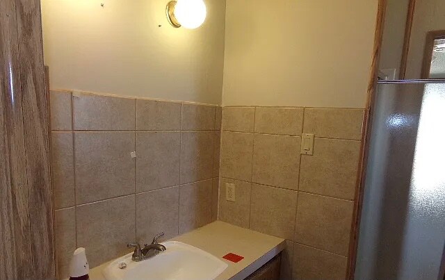 Building Photo - 611 Willow Ln
