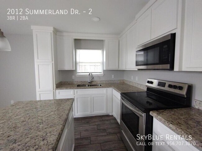 Building Photo - 2012 Summerland Ln