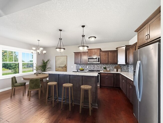 Building Photo - 5815 Quarry Dr