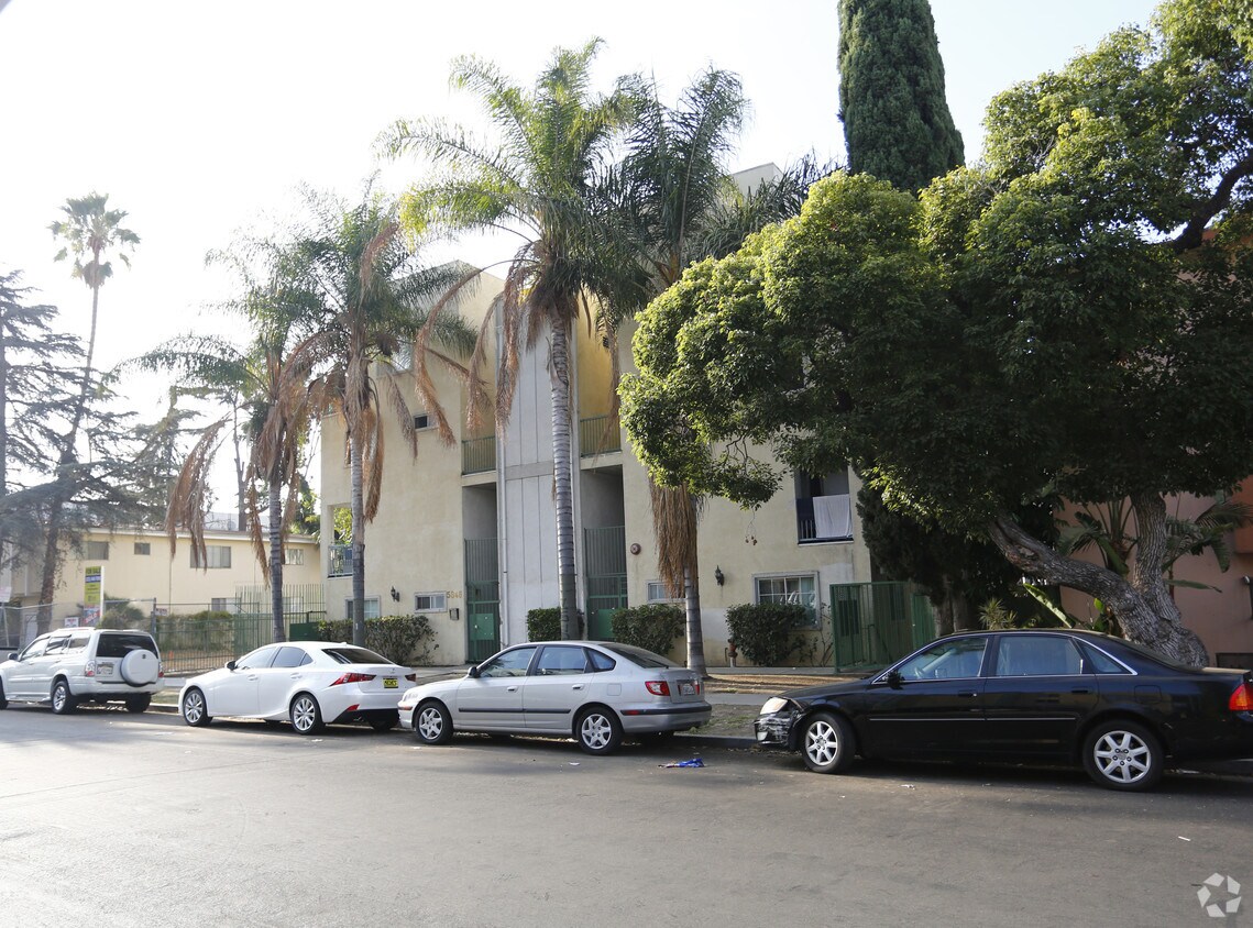 Edificio - Mayur Town Homes