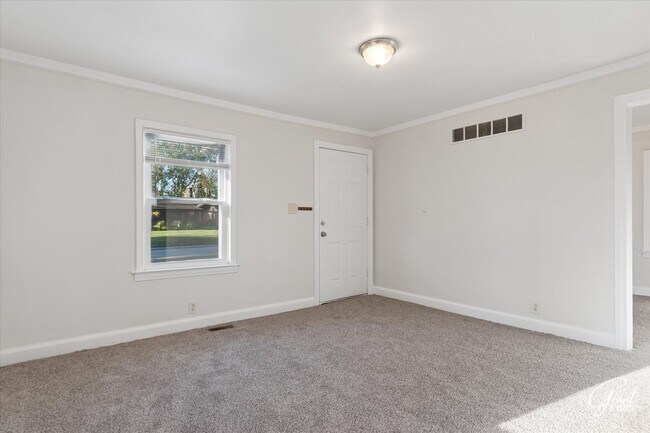 Foto del edificio - 2 Bedroom-1 Bath-$1300/month