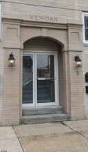 Building Photo - 2 S Oakland Ave