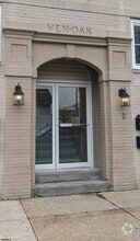 Building Photo - 2 S Oakland Ave