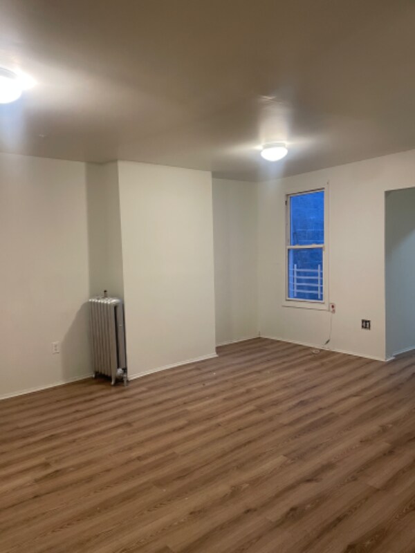 Building Photo - 152 Somers St