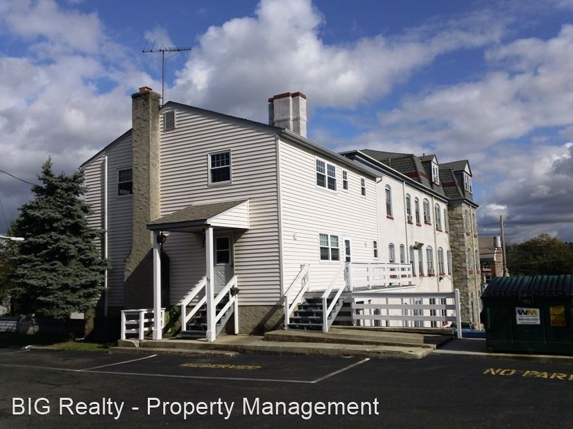 Primary Photo - 3 br, 2 bath House - 88 N Main St