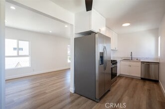 Building Photo - 1267 W 7th St