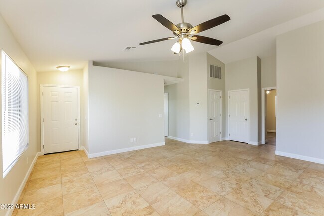Foto del edificio - 438 N 96th St