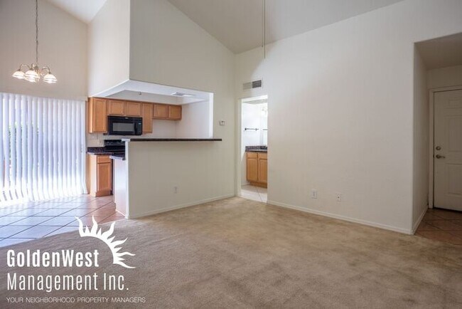 Foto del edificio - Cozy single-level condo, 19th and Northern