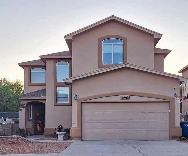 Building Photo - Northeast El Paso 4 Bed Refrig A/C!