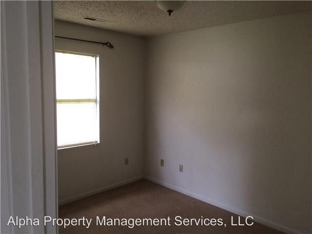 Building Photo - 109 SE 1161
